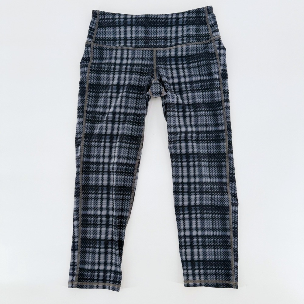 ATHLETA Plaidness Chaturanga Capri Leggings XS Gray Blue Black Plaid Yoga
